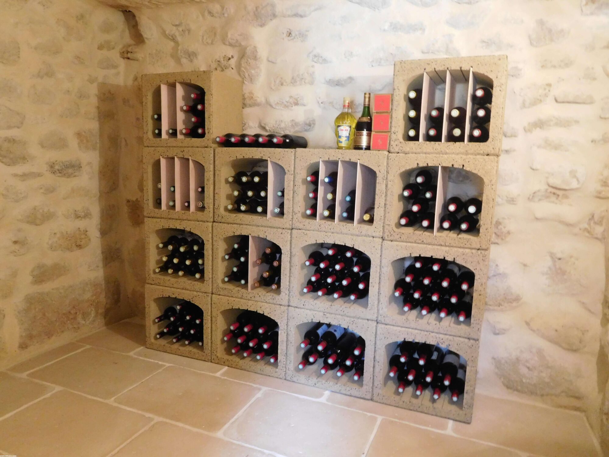 Rangement modulable en métal pour cave à vin, Modulo-X