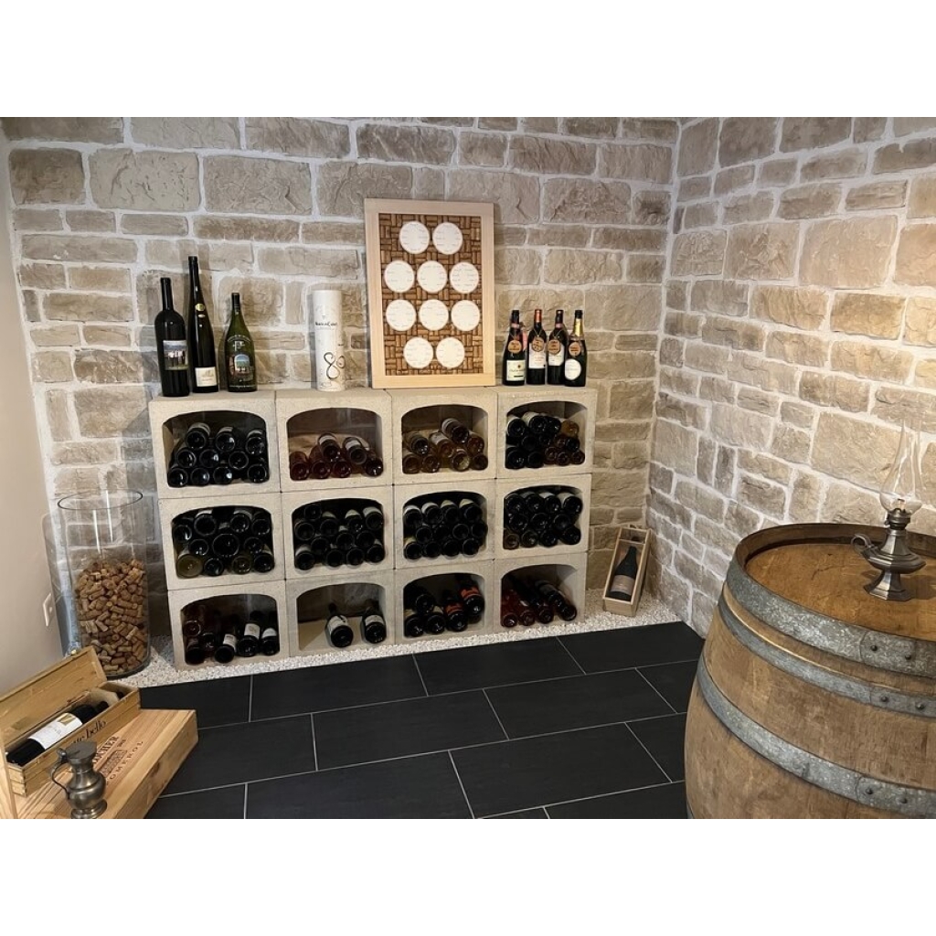 Cave A Vin En Pierre