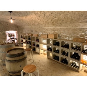 Aménagement de cave à vin sur mesure pour particulier et professionnel avec casiers à bouteilles en pierre KitCave