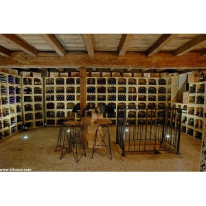 Système d'aménagement de cave modulable avec casiers à vin en pierre KitCave pour le stockage de bouteilles