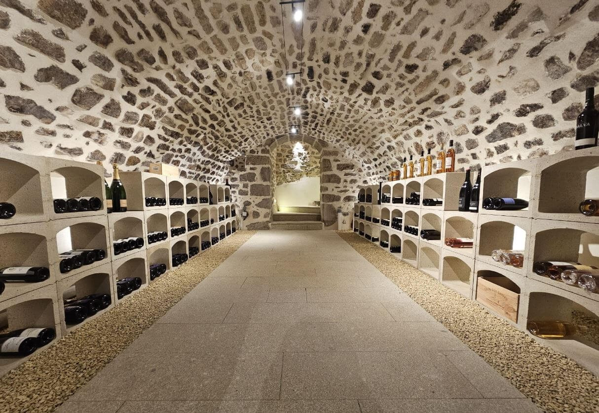 Comment aménager une cave à vin