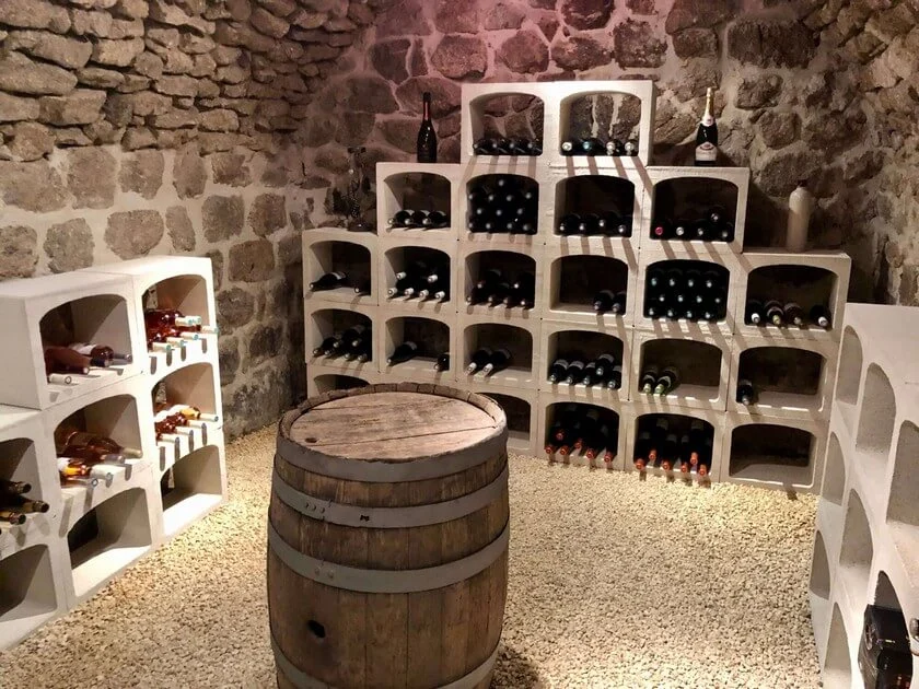 casier à vin pour ranger les bouteilles dans une cave